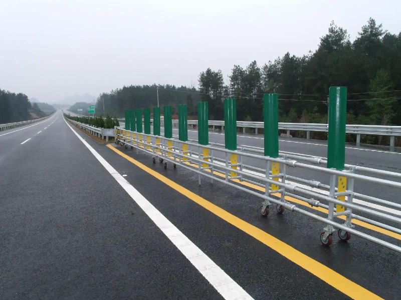 <b>济南公路防撞护栏工程项目</b>
