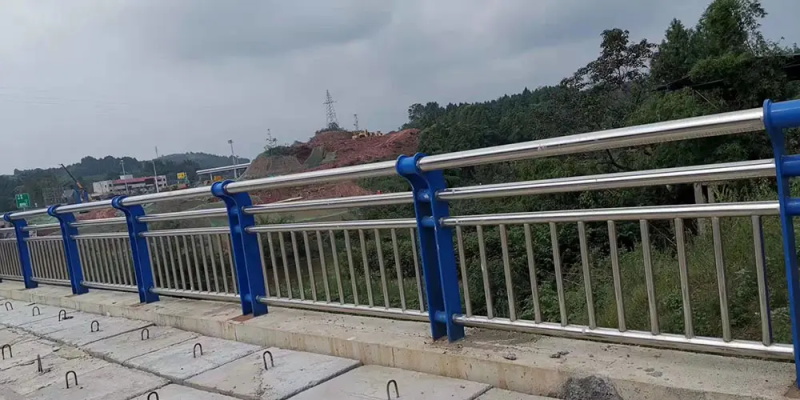 不锈钢桥梁防撞护栏的作用讲解